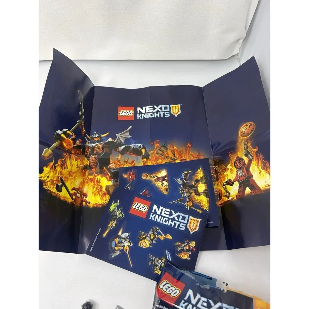 LEGO NEXO KNIGHTS 5004388 Nexo Knights Intro Pack Retired Set Open Polybag 2016